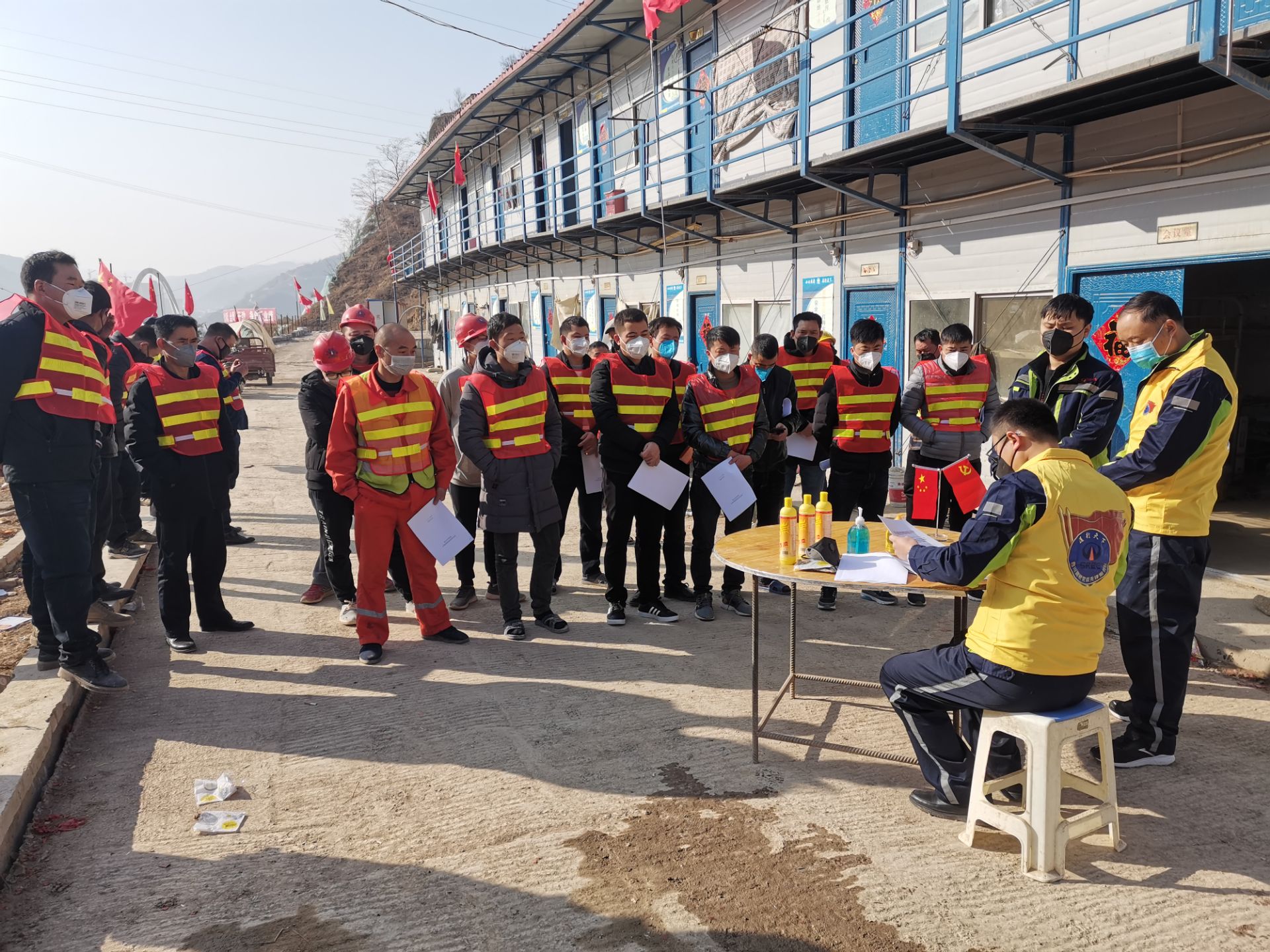 �������Ϊ�ȷ� ���ж�Ϊ�м���