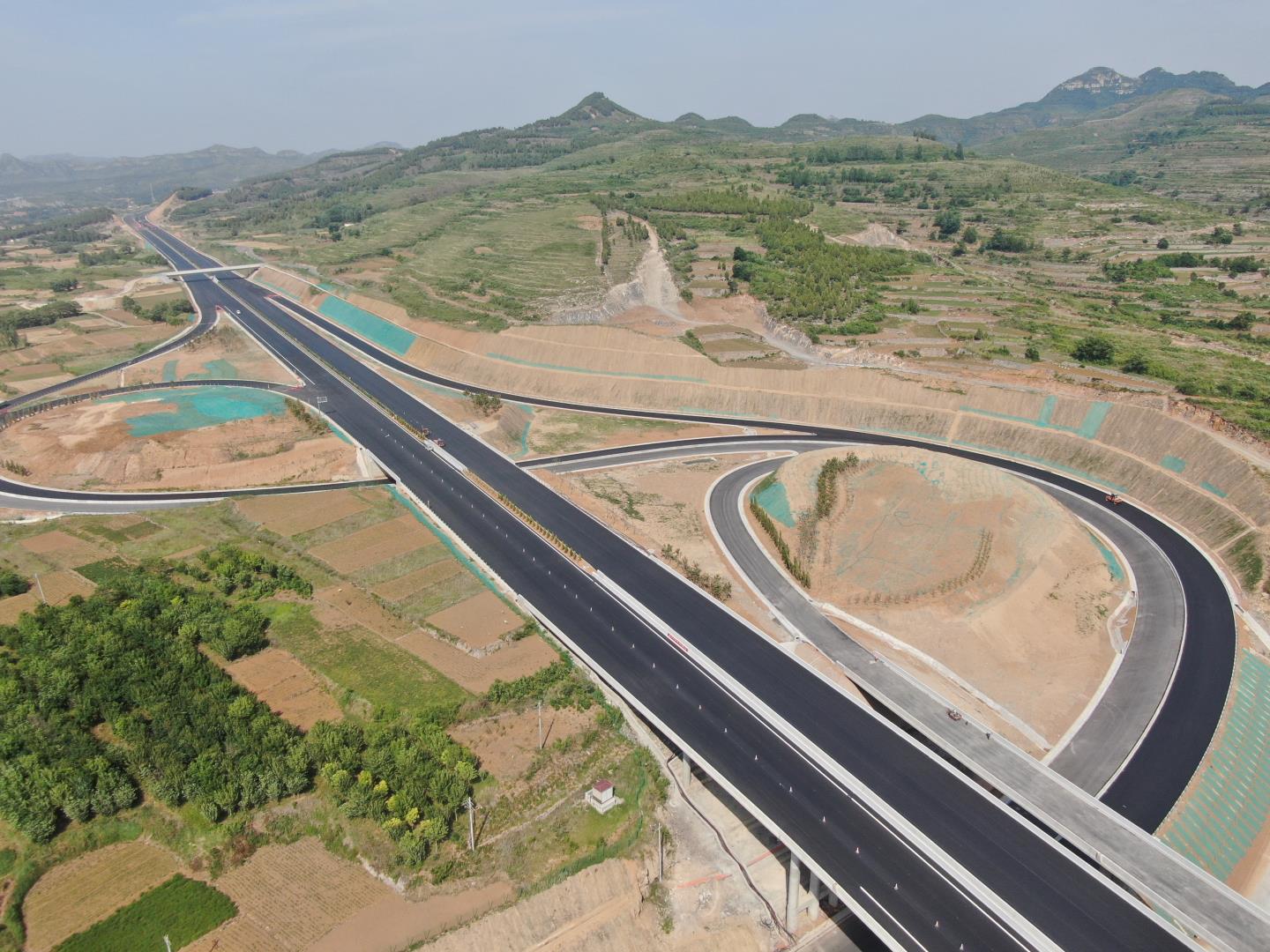 ���ܽ�����ʱ��ɽ����Ϋ��������Լ��Ŀȫ������