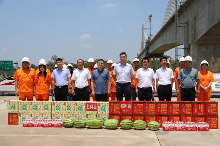 ʡ����ί��ίίԱ������������Ȩ��¡����·¡������ܸ��¹��̿�չ������������Ѵ�������鶽���ߡ�����������ο���˶�