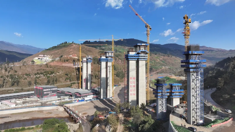 ��ս�ļ���?| �������ٽ����½�չ��ȫ���׸�0�ſ�˳���������