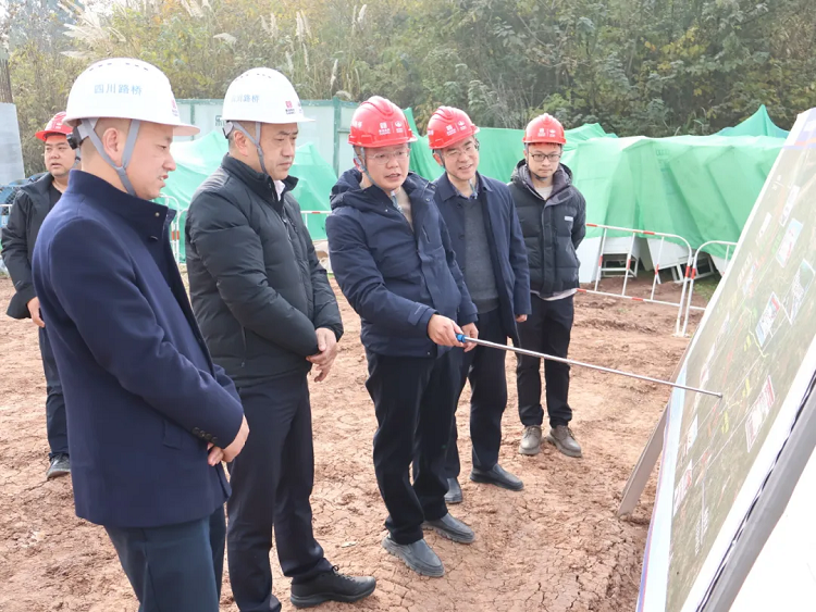 �Ĵ�pg�齫����app������ίίԱ��pg�齫����app�������ŵ�ί��ǡ� ���³��ź���һ�и���������ZCB5��Ŀ��չ����